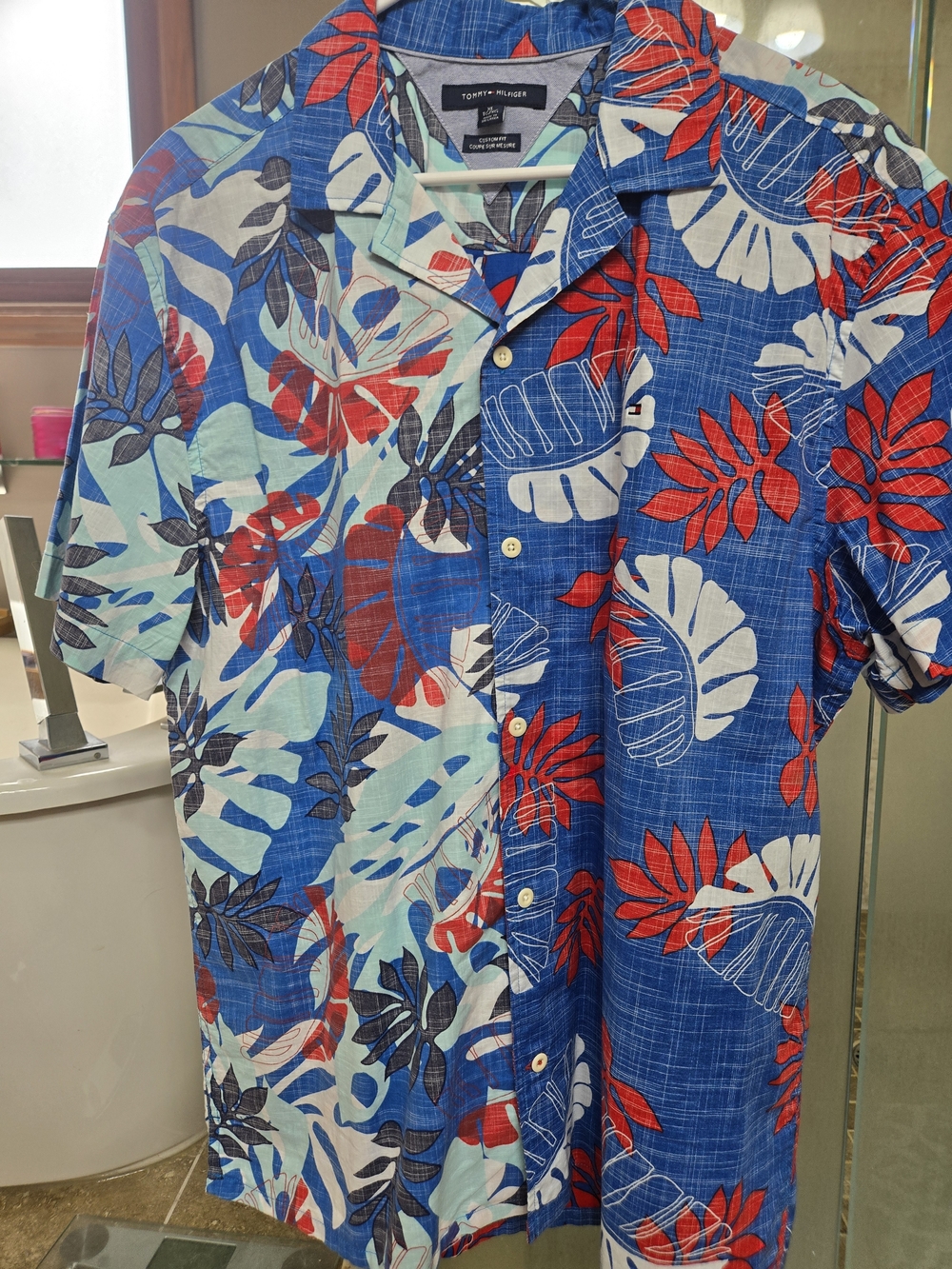 NWOT Tommy Hilfiger Mens XL Red,white,blue Floral Hawaiian BDSS Collared Shirt